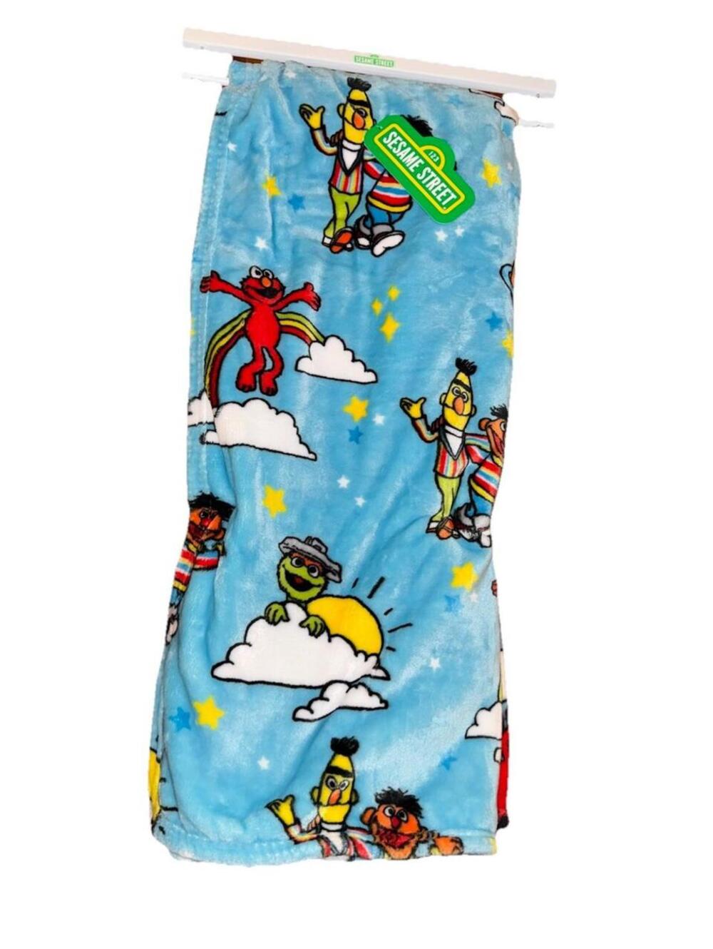 Sesame Street Child's Soft Plush Throw 50" x 60 Ernie, Elmo